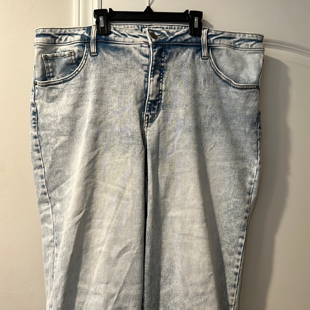 Acid wash plus straight leg jeans